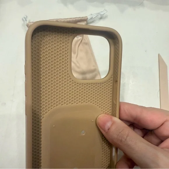 Loopy IPhone 16 Pro Max Case - Picture 4 of 8